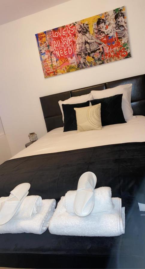 L'AppartE Black Superbe Appartement Pop ! Besancon Exterior photo